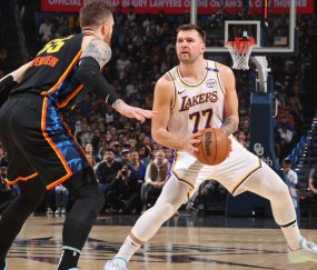 体育直播-今夜体能课后，俄克拉荷马雷霆造点机会备战NBA常规赛，气氛紧张，更衣室氛围转暖的简单介绍